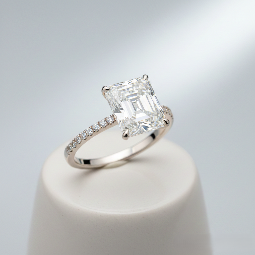 Lab grown diamond engagement ring